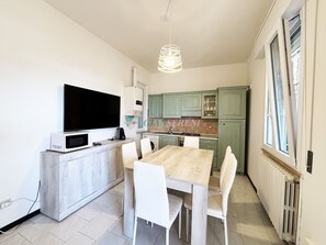 Dining - 6 beds at the "Conchiglia"-Rif. Ostro (San Vincenzo)
