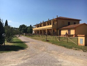 Exterior - TWO-ROOM APARTMENT SLEEPS 4 IN THE COUNTRYSIDE-Rif. Deste (Campiglia Marittima)