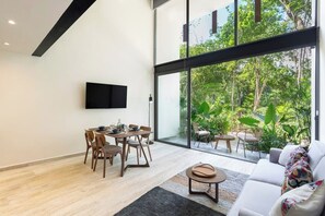 TV - Loft with fast Wi-Fi and direct pool access (Tulum)