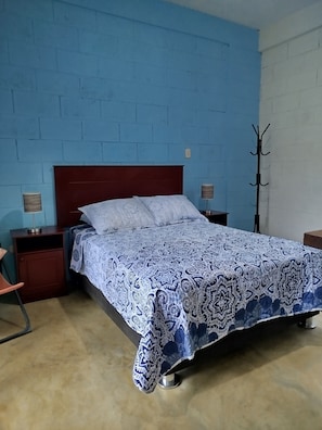 1 chambre, fer et planche à repasser, Wi-Fi, draps fournis