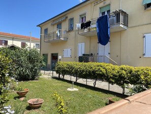 Exterior - THREE-ROOM APARTMENT, SLEEPS 5, COOP AREA-Rif. giunto (San Vincenzo)