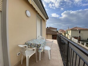 Outdoor dining - 4 beds in Acquaviva area-Rif. Prate (San Vincenzo)