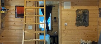 beautiful rustic cabin 1 bedroom 1 loft 10 min away from prime fishing