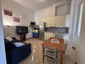 Interior - 5 beds with garden and parking space - Bouganville-Rif. Bouganville (San Vincenzo)