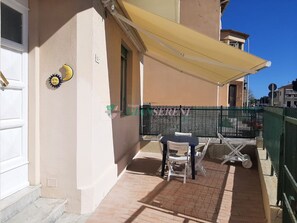 Outdoor dining - Via Biserno, Post Office and Coop area-Rif. Biserno (San Vincenzo)