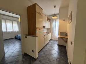 Interior - Apartment in a building facing the sea-Rif. Giglio (San Vincenzo)