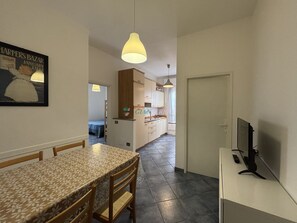 Interior - Apartment in a building facing the sea-Rif. Giglio (San Vincenzo)