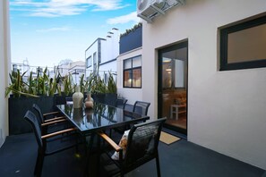 Outdoor dining - ESPAÇO CALHETA by Azores HomeMade (Ponta Delgada)