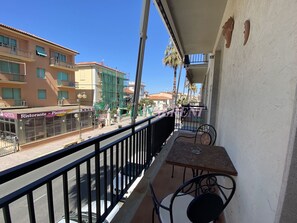 Outdoor dining - Central area close to the beach-Rif. Franco (San Vincenzo)