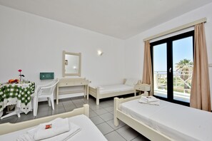 1 bedroom, free WiFi, bed sheets - Milos apartments for 3 guests (Malia)
