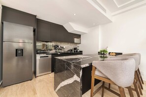 Private kitchen - Penthouse w/ Ocean View • Small pool • A/C • Wi-Fi (Cabo San Lucas)