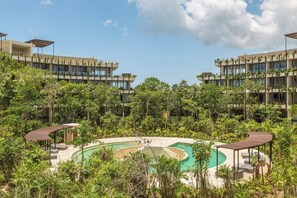 صورة غير مصنفة، 5 من 36، زرّ