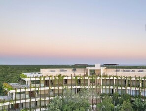 المنشأة من الخارج