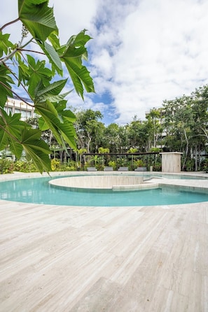 Nicht klassifiziertes Bild, 2 von 56, Schaltfläche