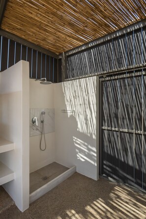 Hair dryer, towels - Cozy Haven -Island Living Paros (Parasporos)