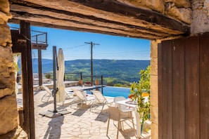 Outdoor dining - Casale Xenia in Filousa (Filousa)
