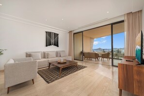 TV - Best spot in Cabo San lucas! 3 BD with pool and gym (Cabo San Lucas)