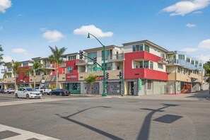 Exterior - Coastal Living in Encinitas - Steps to Beach - 3 BR Sleeps 6 (Encinitas)