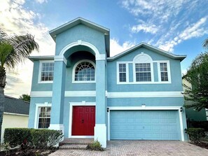 Exterior - Bright 4BR Home w/ Pool, 20 min from Disney World (Davenport)