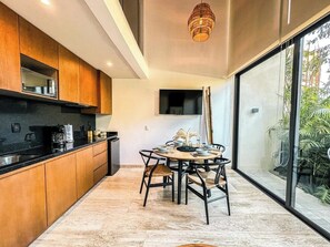 Private kitchen - Astounding Loft with Gym, Pool and Beach Shuttle (Tulum)