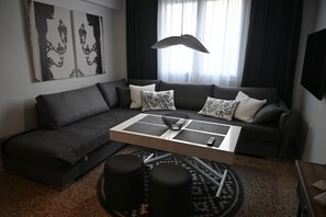 TV - Athenian Stay 303 Apartment (Athina)
