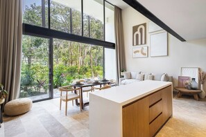 صورة غير مصنفة، 5 من 42، زرّ