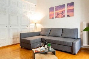 TV - Athenian Stay Trikoupi #2 Apartment (Athina)