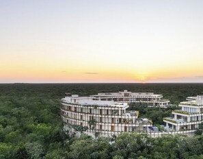 المنشأة من الخارج