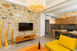TV, stereo - Ekaterini Luxury House (Lefkogeia)