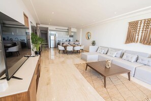 TV - Los Cabos. 3 Bedroom Apartment 6 guests (Cabo San Lucas)