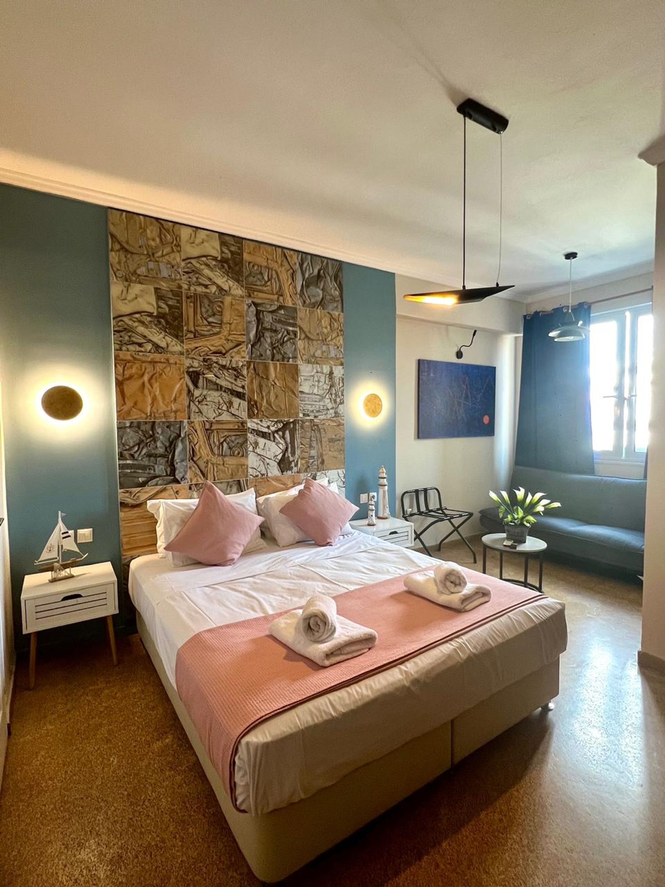 Iron/ironing board, free WiFi, bed sheets
