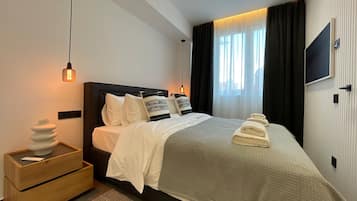 Iron/ironing board, WiFi (free), bed sheets
