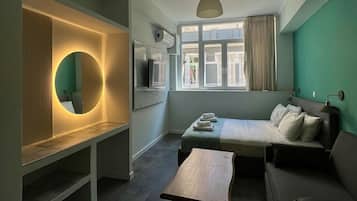 Iron/ironing board, WiFi (free), bed sheets