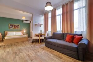 TV, offices - Monastiraki 212 - 43m2 @SuperHost Hub (Athina)