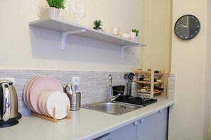 Fridge, coffee/tea maker, spices - Monastiraki 309 @SuperHost Hub (Athina)
