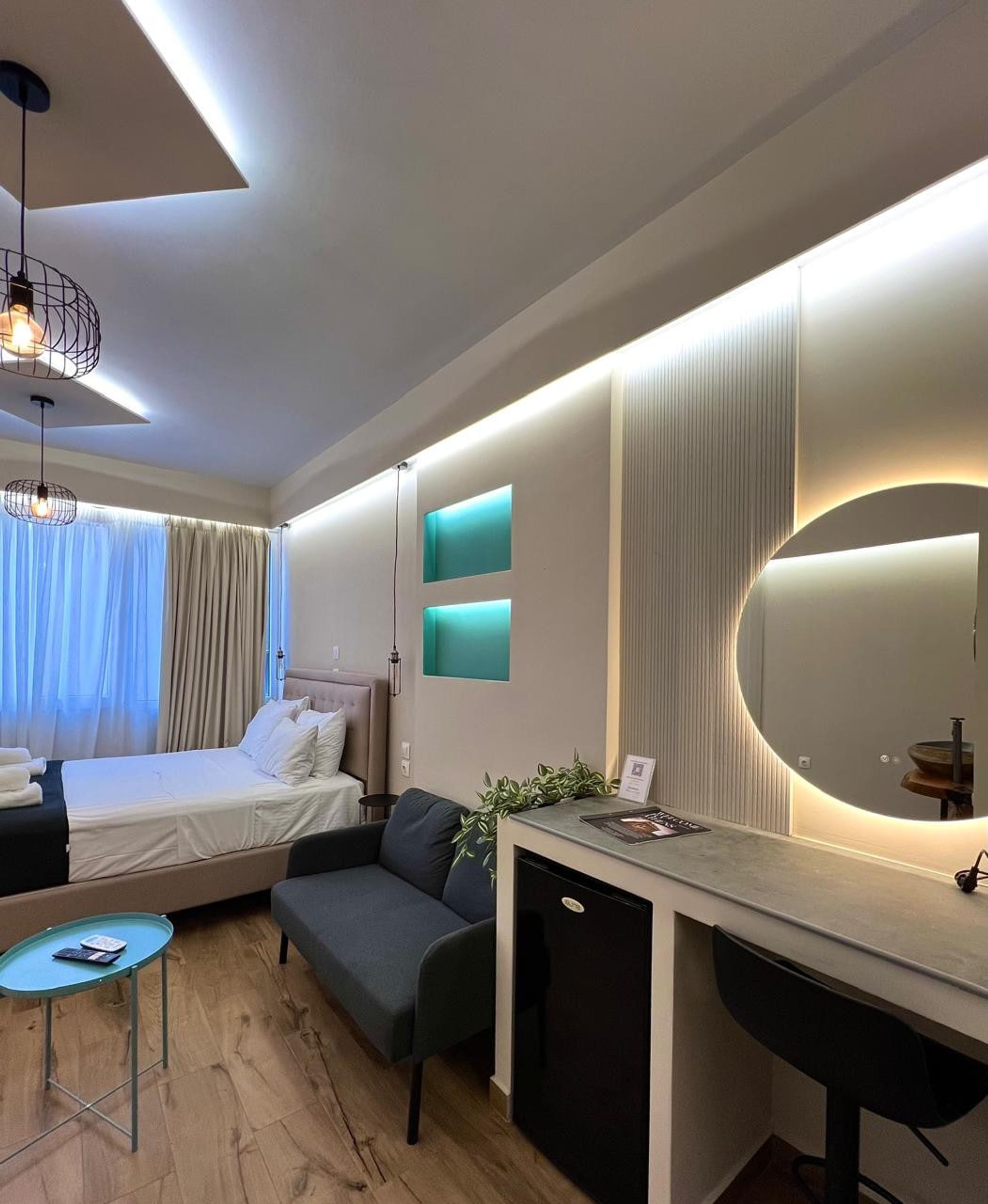 1 habitación, tabla de planchar con plancha, wifi gratis y ropa de cama 