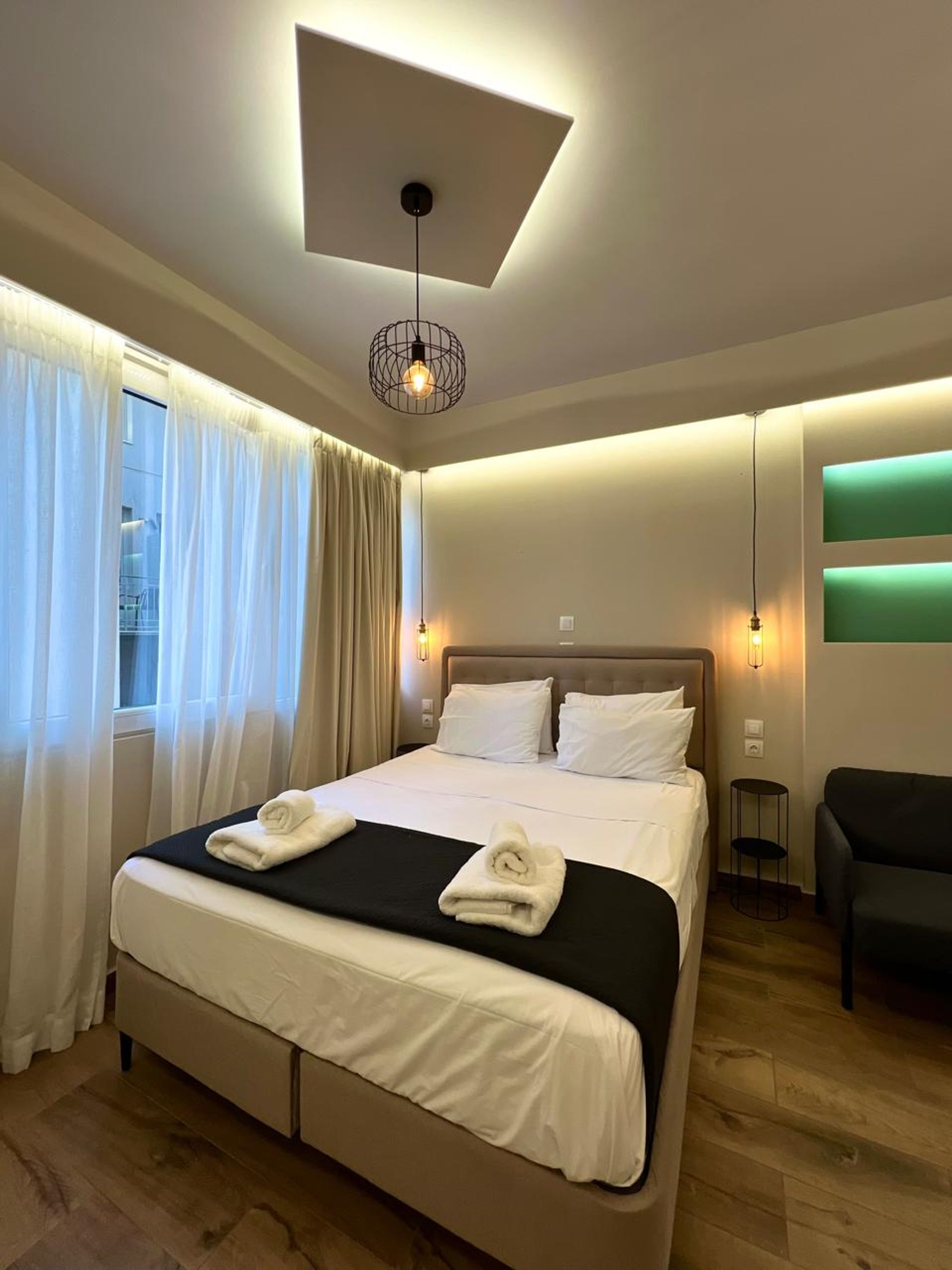 1 habitación, tabla de planchar con plancha, wifi gratis y ropa de cama 
