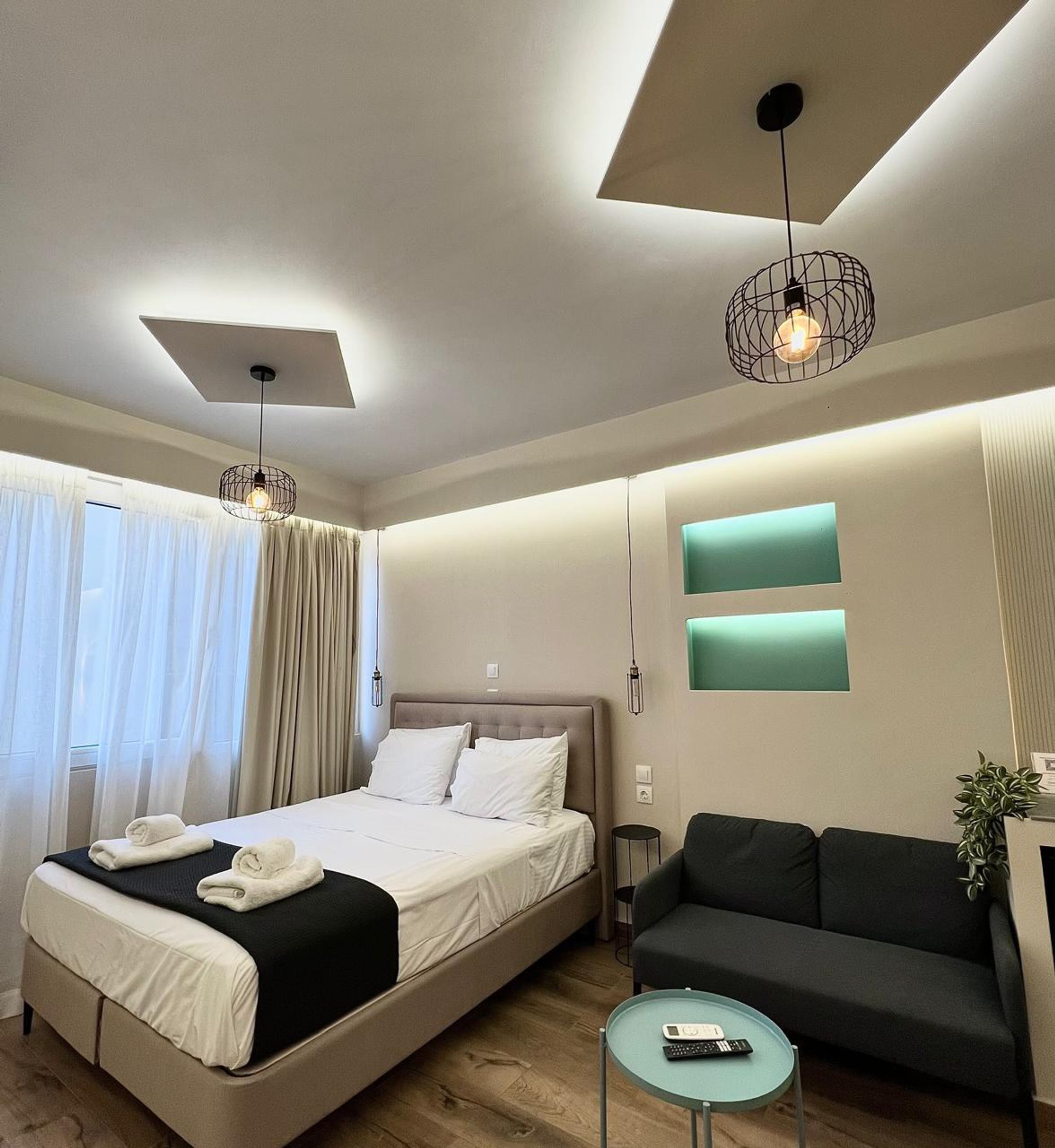 1 habitación, tabla de planchar con plancha, wifi gratis y ropa de cama 