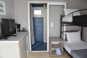 1 chambre, fer et planche à repasser, Wi-Fi gratuit, draps fournis