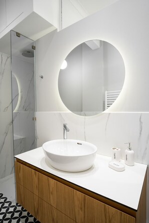 Shower, hair dryer, towels - Kaplanon Residence Kolonaki (Athina)