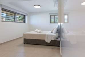 2 bedrooms, desk, iron/ironing board, travel cot