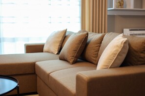 TV, offices - Grandstay Apartments 003 (Durrës)