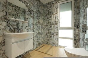 Bathroom - Sanpietro Vacation Apartment 001 (Plazhi San Pietro)