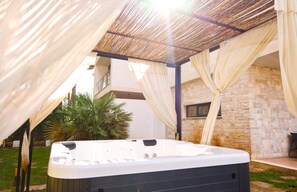 室外 SPA 浴池
