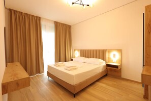 1 bedroom, desk, free WiFi - SanPietro Vacation Apartment 008 (Plazhi San Pietro)