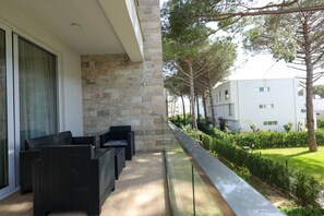 Terrace/patio - SanPietro Vacation Apartment 009 (Plazhi San Pietro)