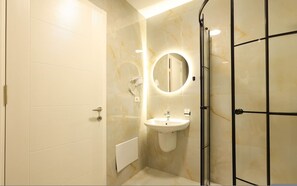 Bathroom - SanPietro Vacation Apartment 015 (Plazhi San Pietro)