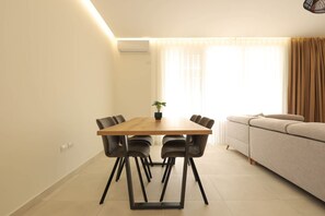 Dining - SanPietro Vacation Apartment 018 (Plazhi San Pietro)