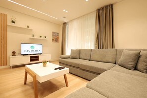 TV - SanPietro Vacation Apartment 019 (Plazhi San Pietro)