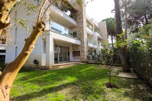 Exterior - SanPietro Vacation Apartment 028 (Plazhi San Pietro)